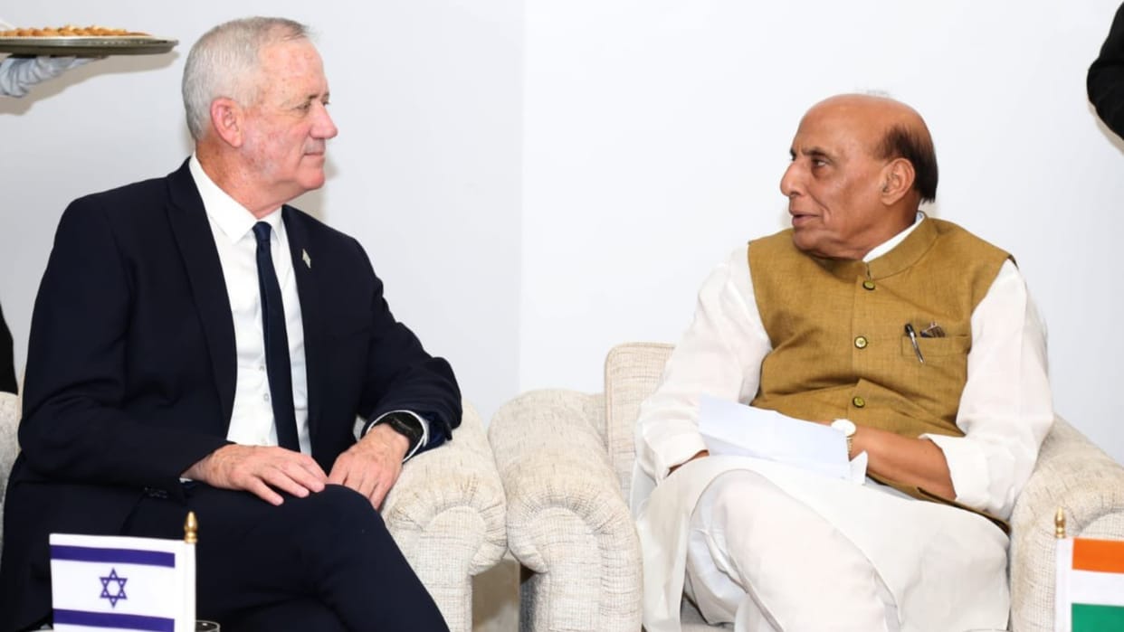 Rajnath Singh met Defence Minister of Israel Benjamin Gantz discussed global challenges and common agendas news in Hindi