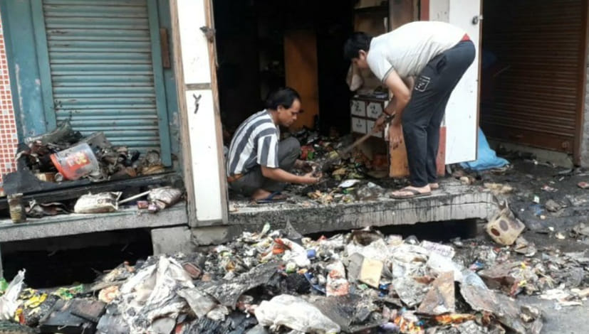 Loss of lakhs due to fire in confectionery shop
