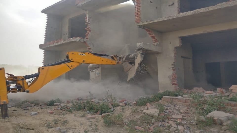 ADA demolished 6 illegally made houses in Patholi occupied 4200 square meters of land