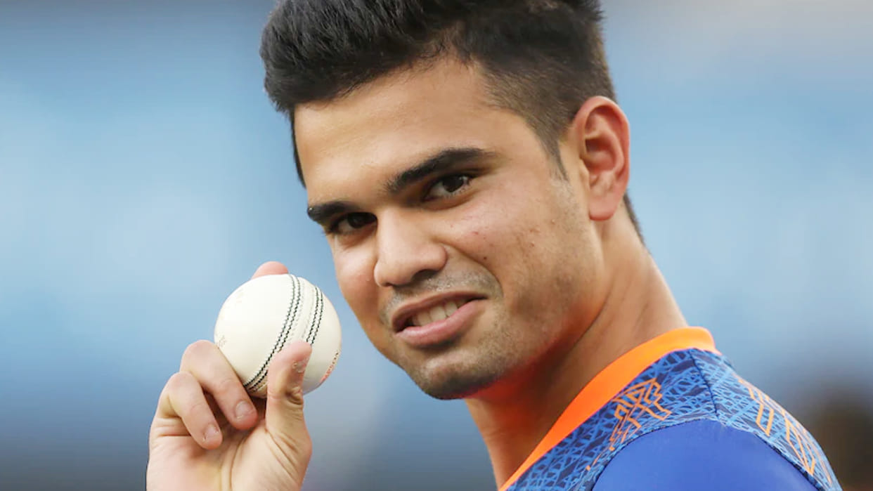 IPL 2022: Mumbai Indians Bowling Coach Shane Bond On Arjun Tendulkar says You Have To Earn Your Spot