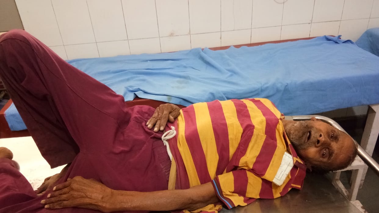 Bull attacked a person in Mahendragarh of Haryana