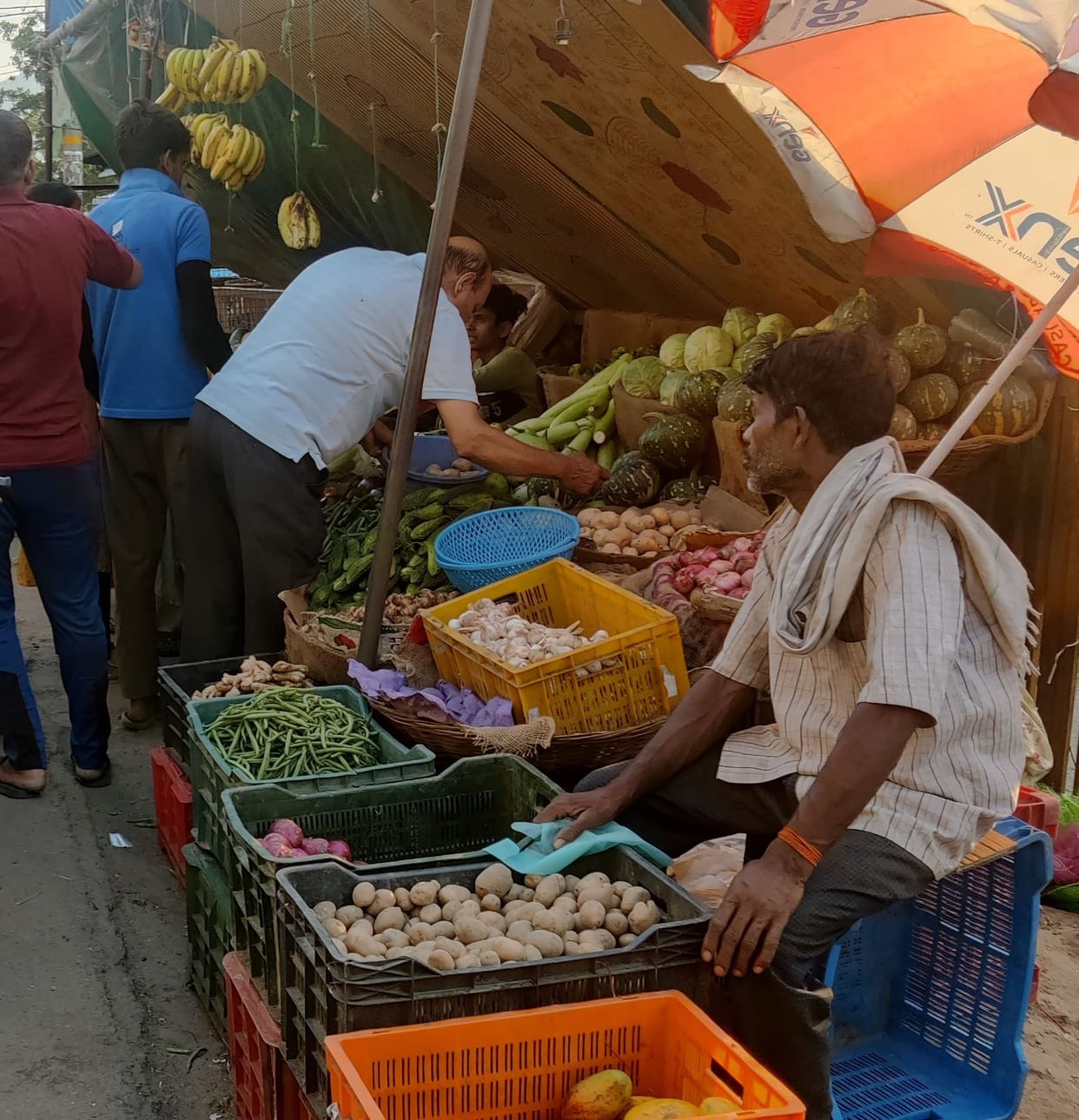 Cauliflower 30 and grapes increased by Rs 80 per kg