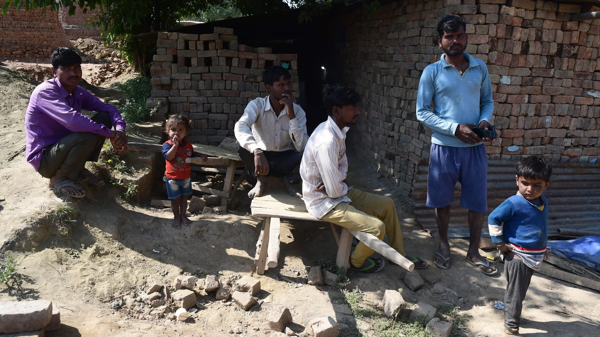 Budgam Target Killing ground report and photos one labourer dilkhush of bihar died another injured