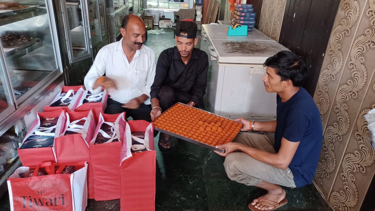 Champawat By-Election Result, BJP confident of victory, flowers brought from Bareilly, special sweets prepared