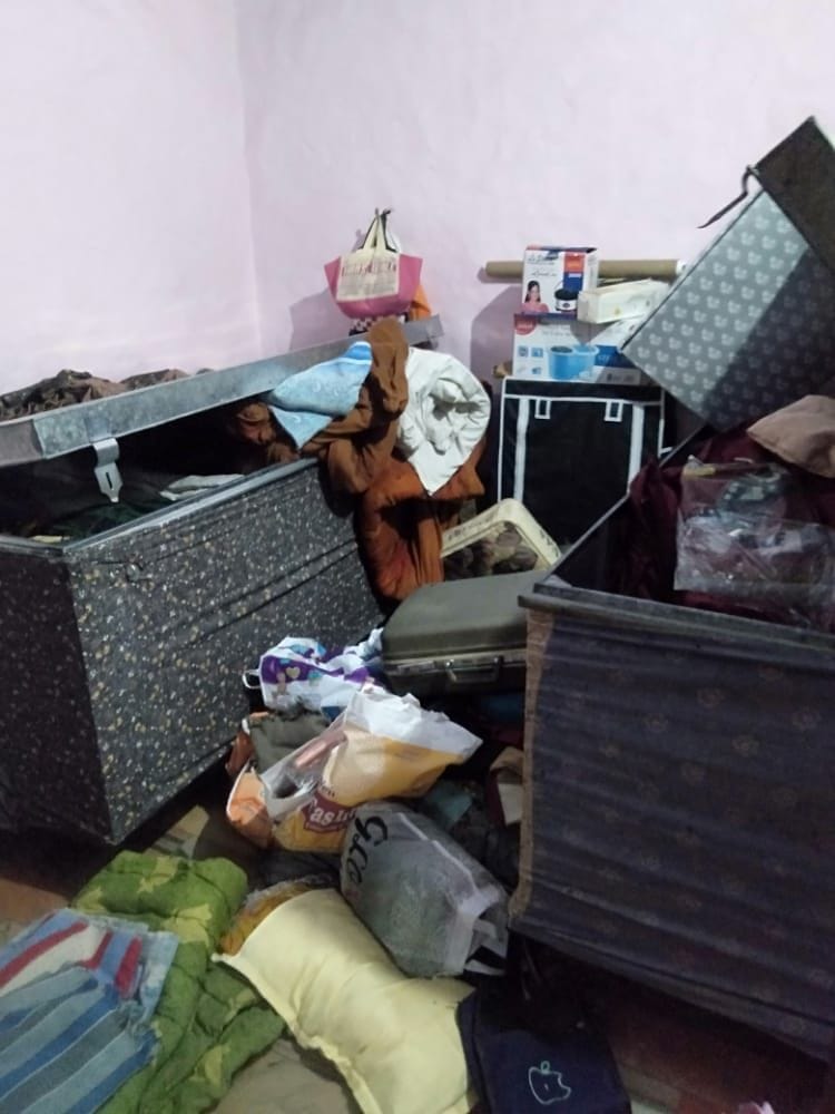Breaking the locks of four houses in Gavad, took 35 tola of gold, one kg of silver, 5.50 lakhs