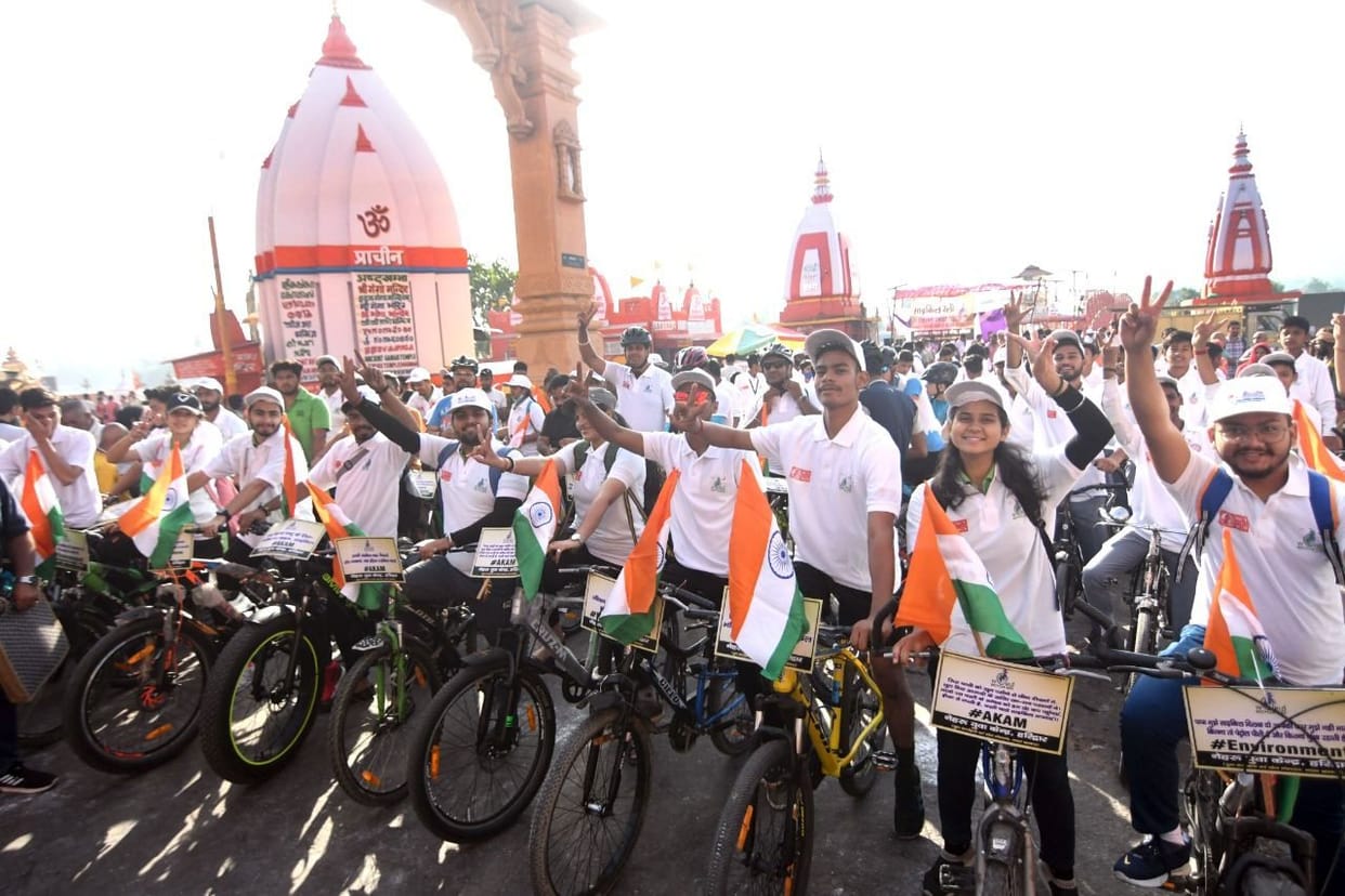 75 people cycled in 7.5 km rally
