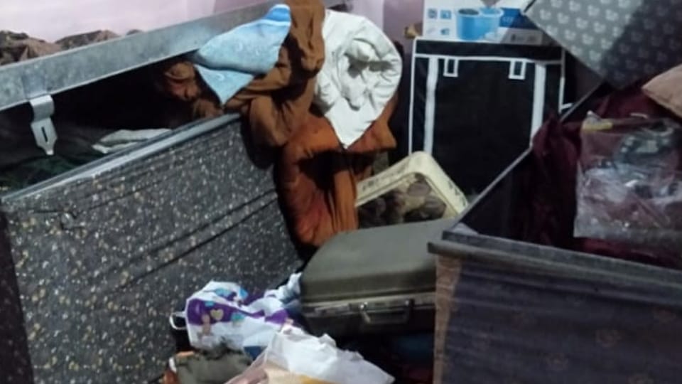 Theft in Four houses of village gawad of hisar