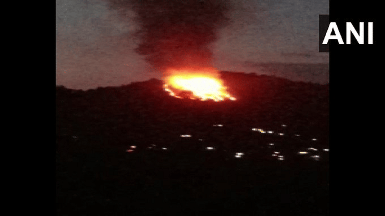 Massive fire breaks out in forest in Rajouri district of Jammu and Kashmir