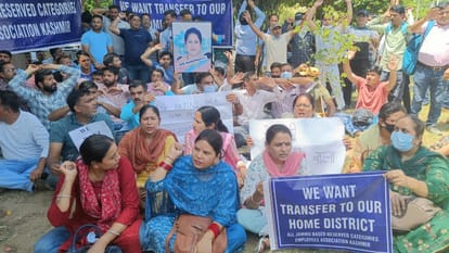 Jammu Kashmir News live updates target killing in kashmir kashmiri pandits migration protest in jammu and kashmir
