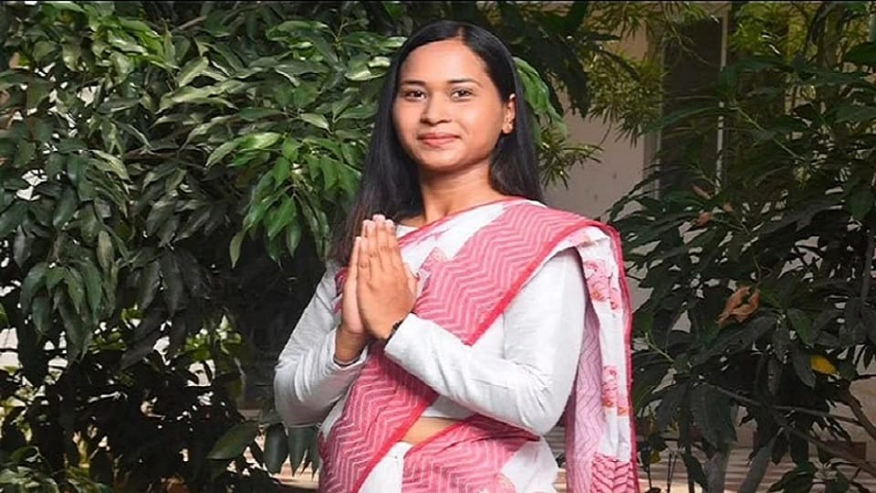 Congress candidate Shilpi Neha Tirkey files nomination for Mandar by poll in Jharkhand