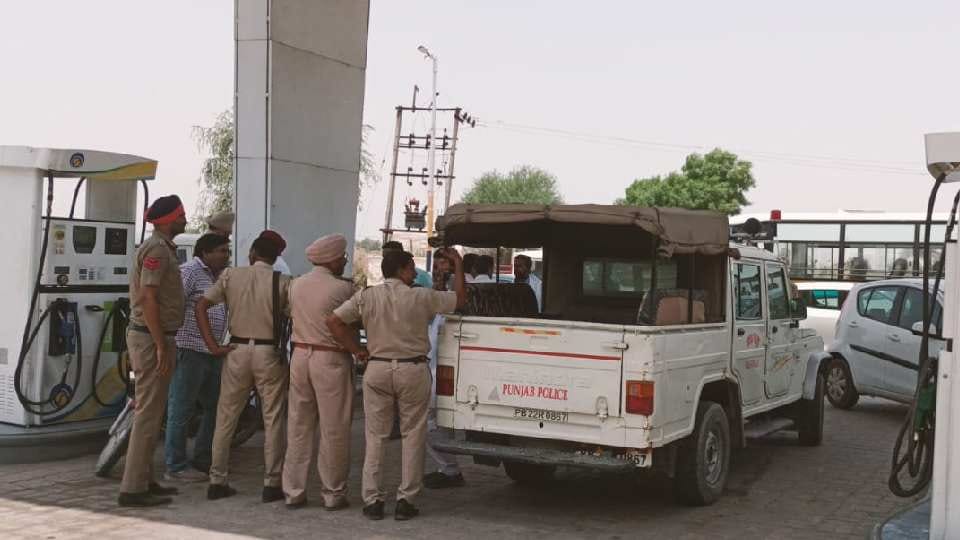 Manager held hostage and robbed at petrol pump in Abohar