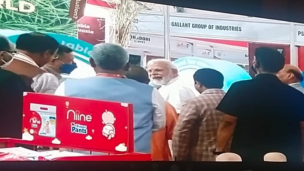 PM Narendra Modi became very happy after watching the model of Ayodhya airport.