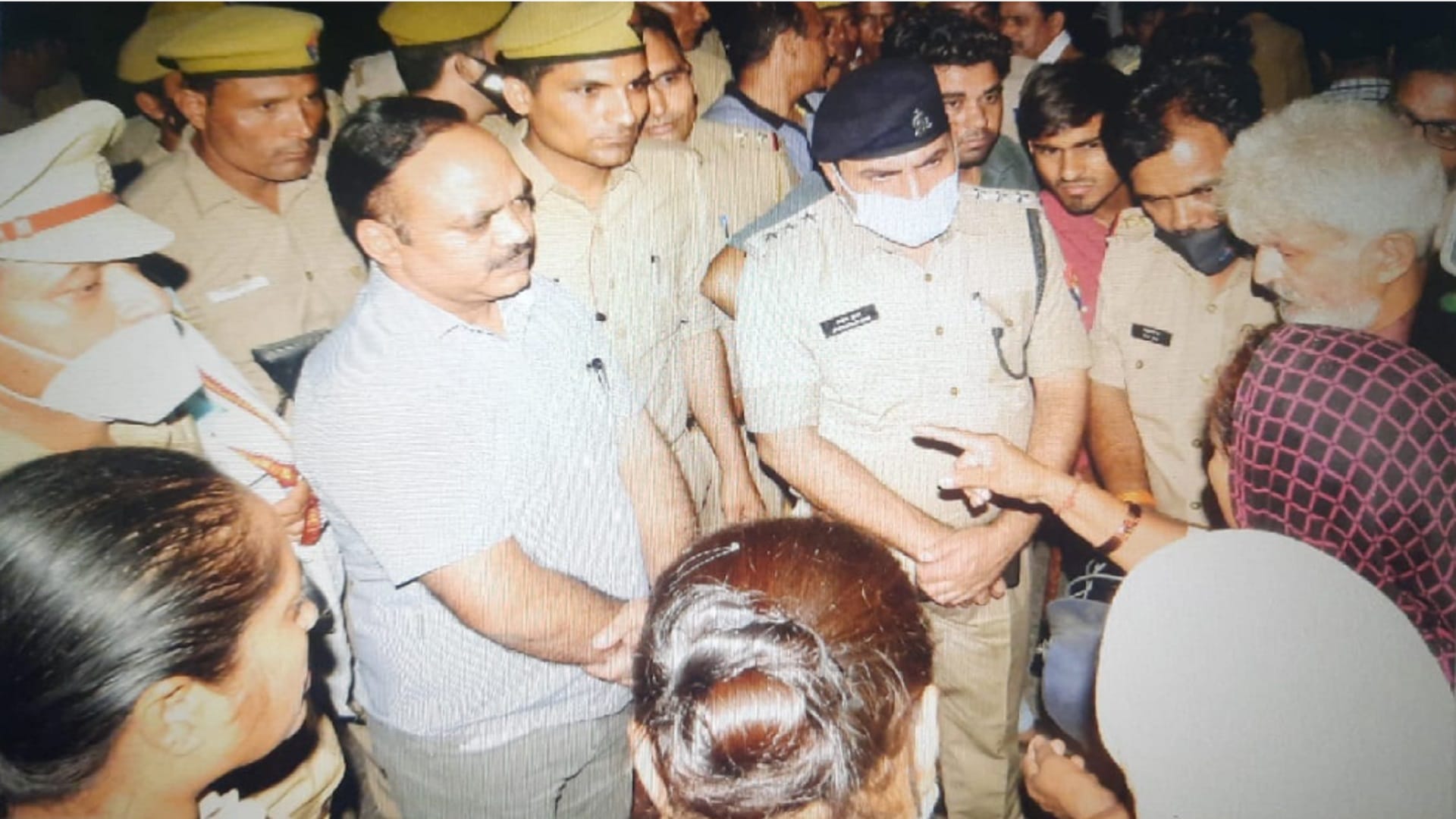 Victim family members are demand for arrest of BJP leader and family of girl In case of Akash death in Shamli