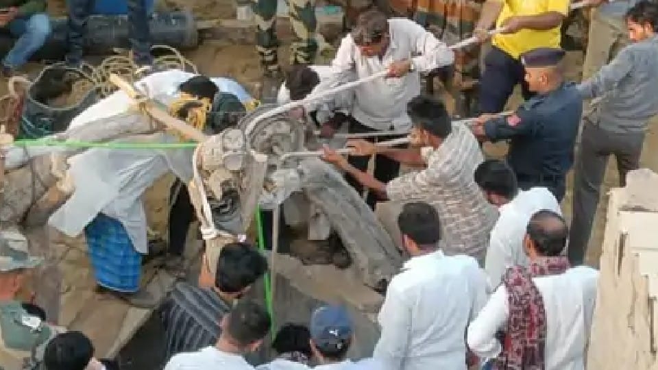 young man came out alive after 12 hours from 130 feet deep well in barmer