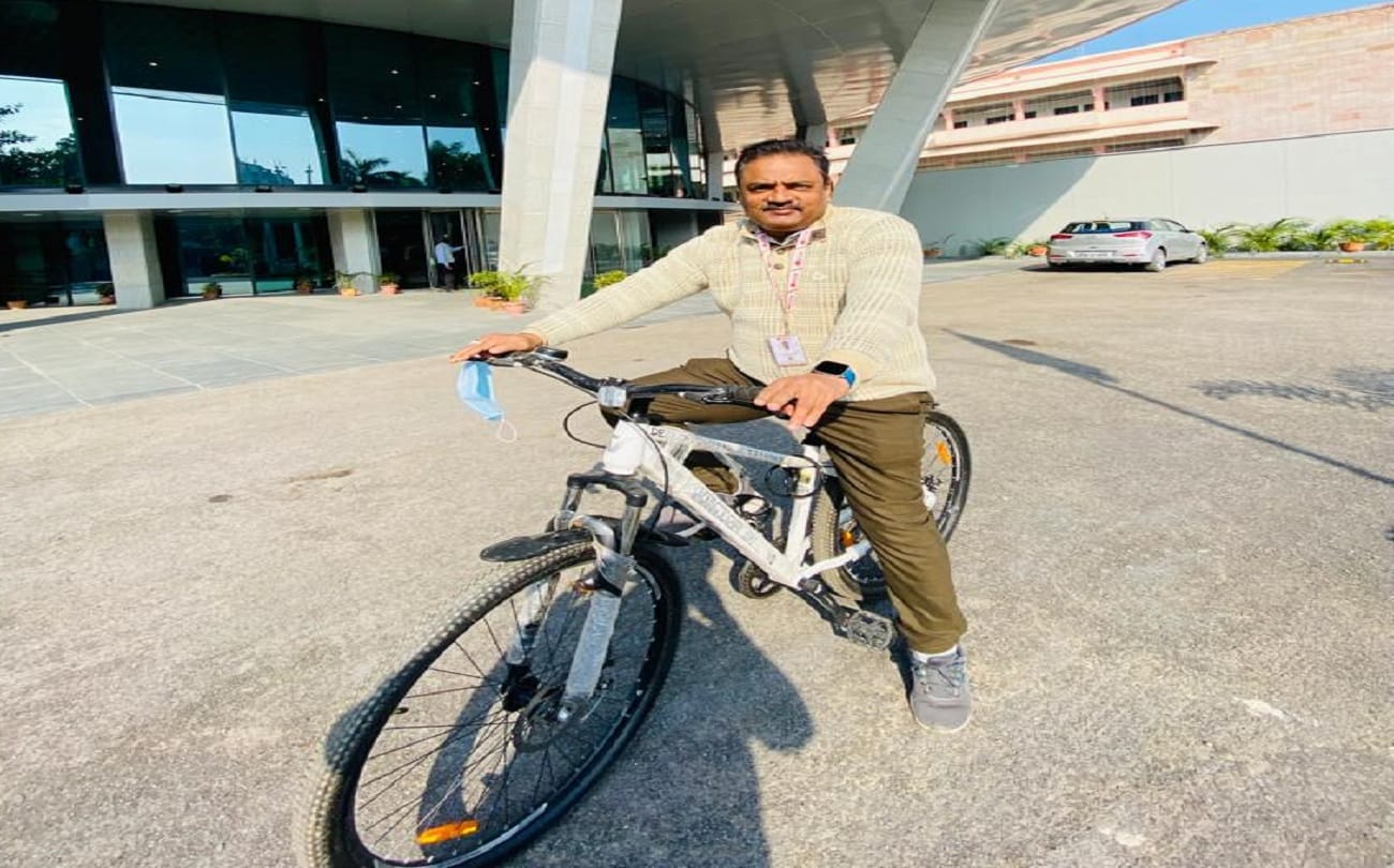 World Bicycle Day 2022 craze for cycle increased in Banaras varanasi someone is passionate about riding or health