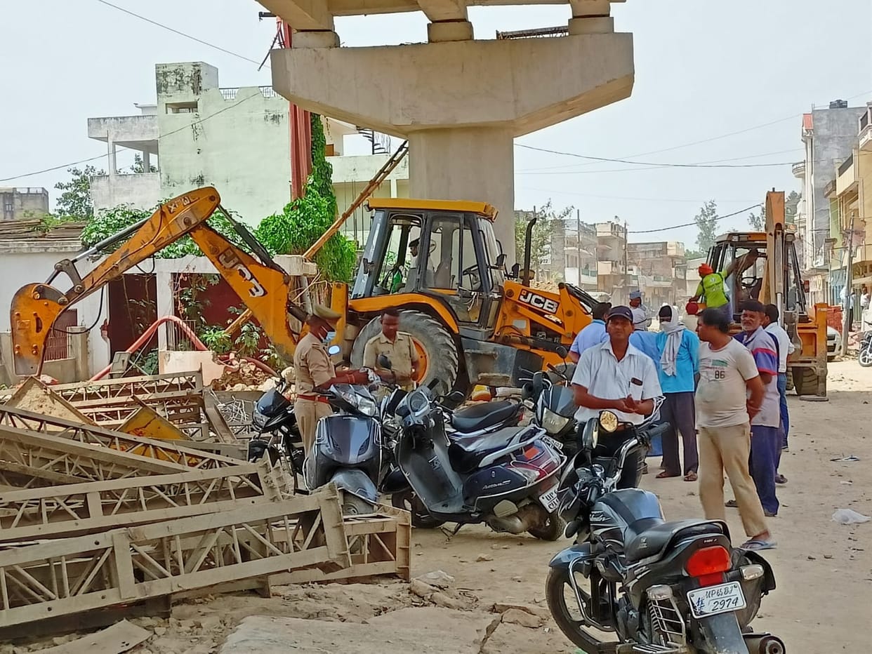 Bulldozer roared in Varanasi encroachment removed from under construction Lahartara ROB