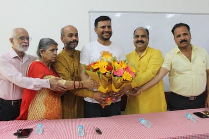 विंग कमांडर विक्रांत उनियाल का सम्मान