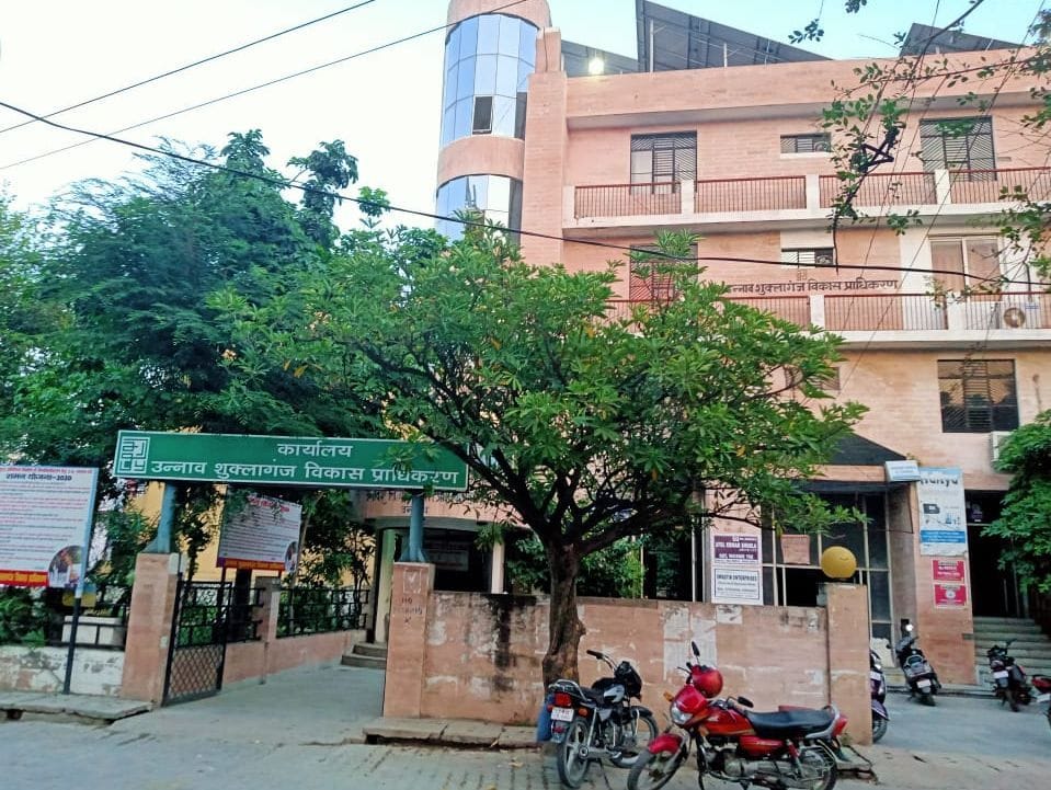 Deputy CM's mercury rises on the flaws in the district hospital.