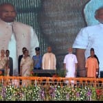 परौंख गांव में मंच पर राष्ट्रपति, पीएम मोदी और सीएम योगी समेत अन्य