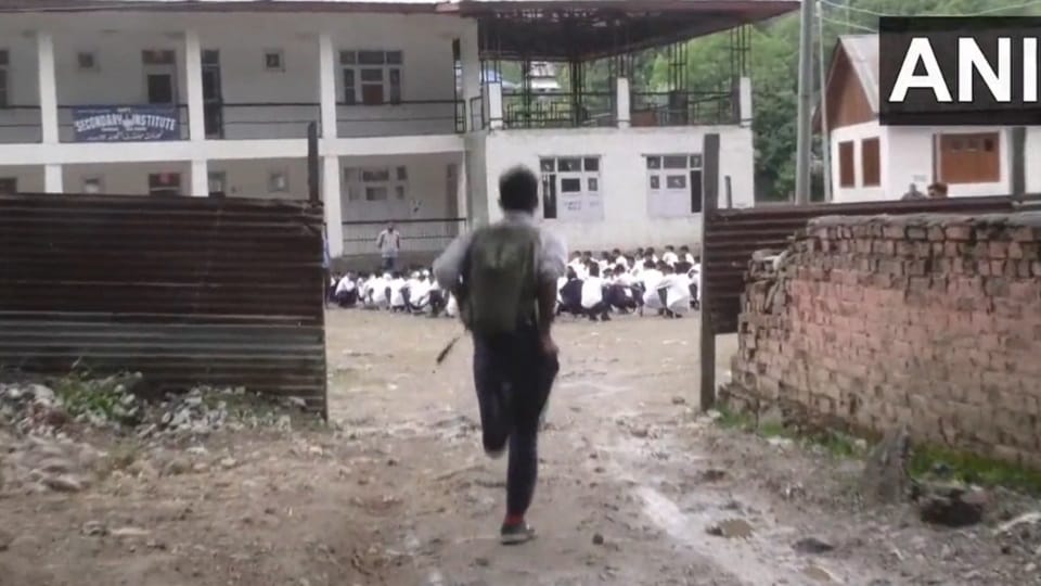 Jammu Kashmir News : Journey on one leg to make dreams come true by reading and writing, assurance of help to disabled student