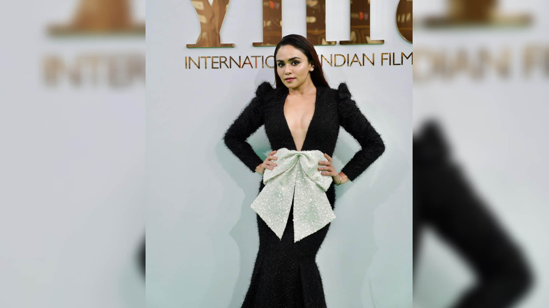 Ananya Pandey Sharvari Wagh salman khan vicky kaushal arrives at IIFA 2022 green carpet Celebrities look
