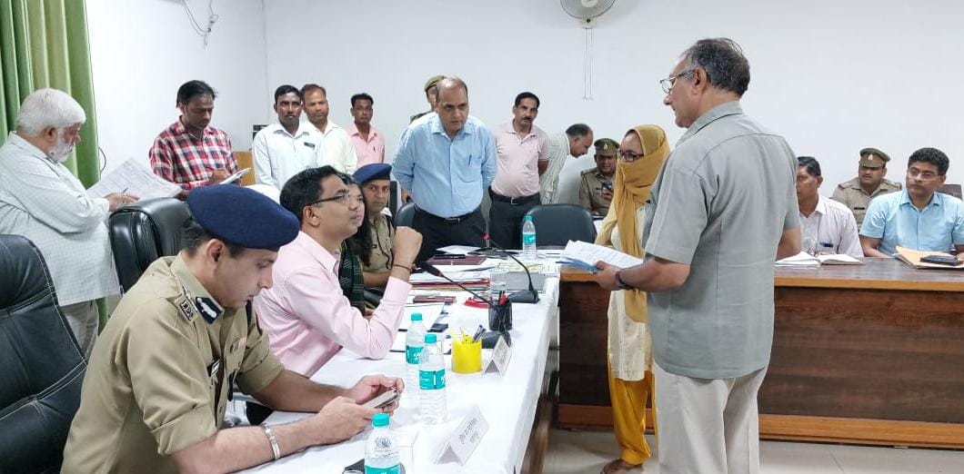 Divisional commissioner angry over negligence in disposal of public grievances