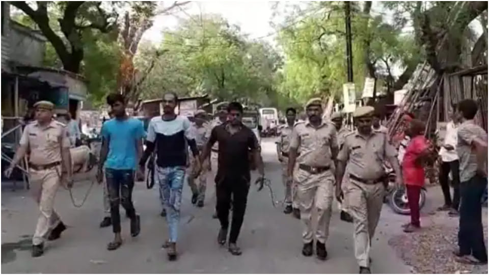 Bundi police took out procession of miscreants