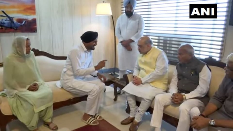 Family of singer Sidhu Moosewala meet Home Minister Amit Shah