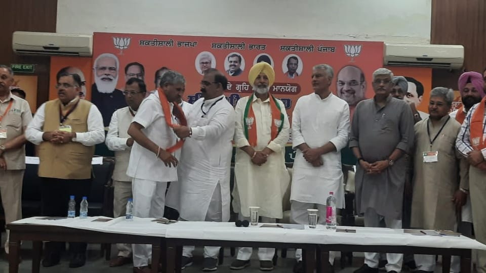 Union Home minister Amit Shah meets Punjab bjp leaders in Chandigarh