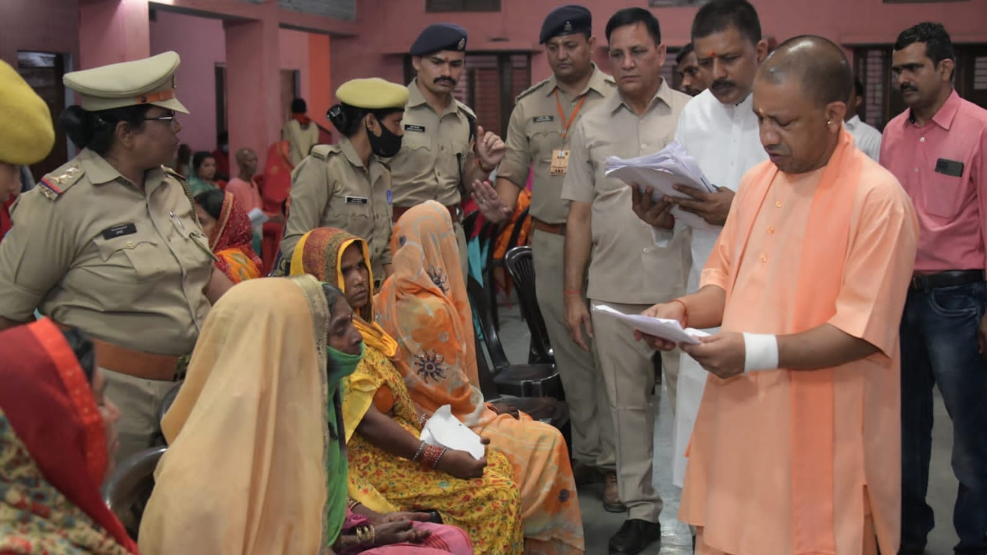 CM Yogi Adityanath listened to the complaint