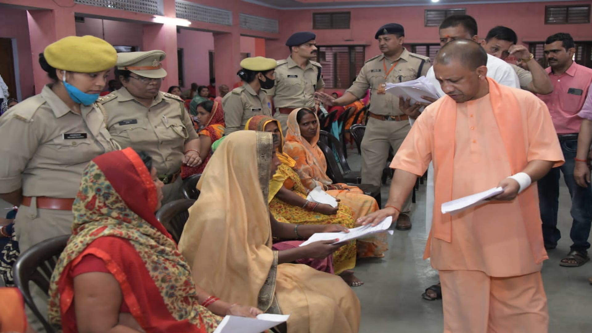CM Yogi Adityanath listened to the complaint