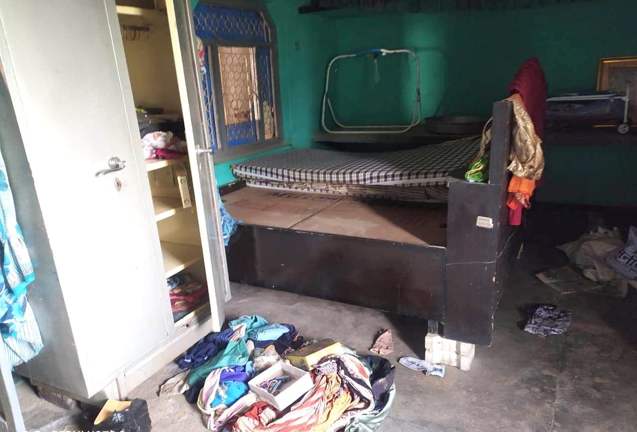 Mathura: Lakhs stolen in former Kshetra Panchayat member's house