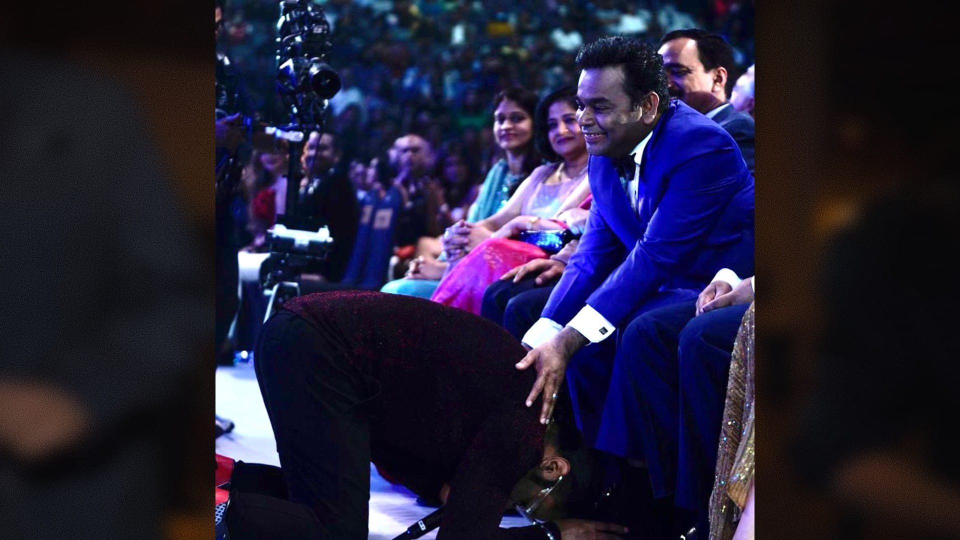 iifa 2022 yoyo honey singh bows down to ar rahman and nora fatehi bold look today celebrity update in 10 pictures