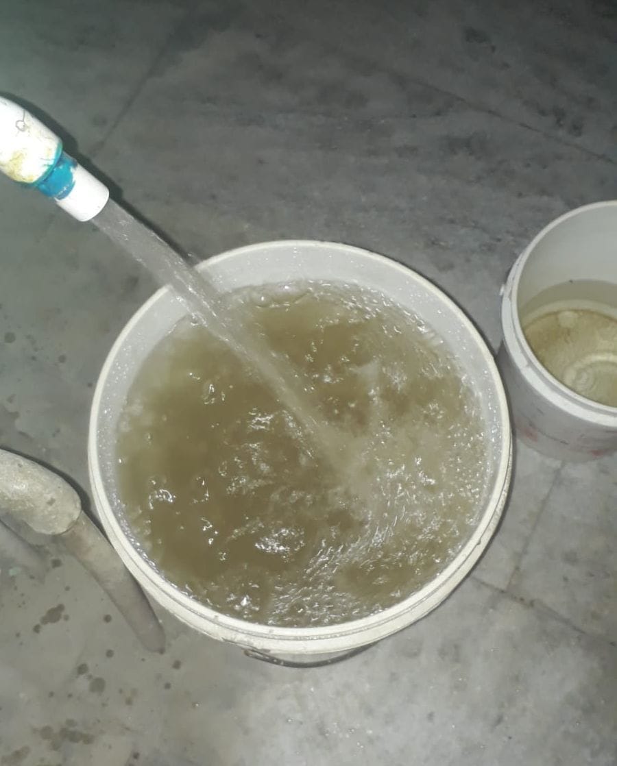 People upset due to dirty water supply in Jawahar Colony