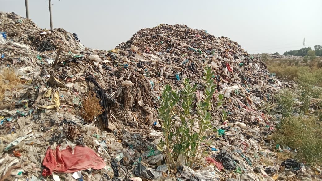 97 tons of garbage being dumped daily due to the closure of the garbage disposal plant