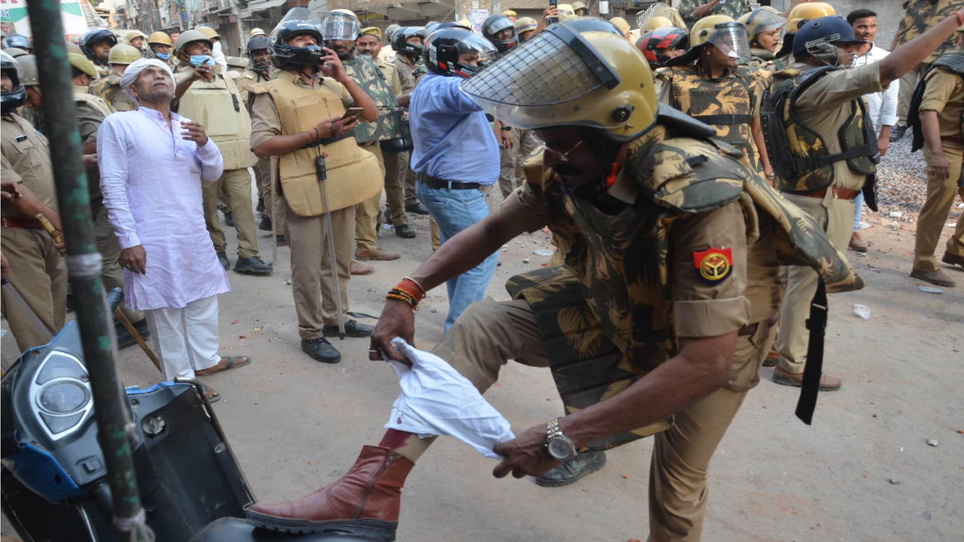Kanpur Violence Teenager got scared seeing photo in poster then surrendered in the police station