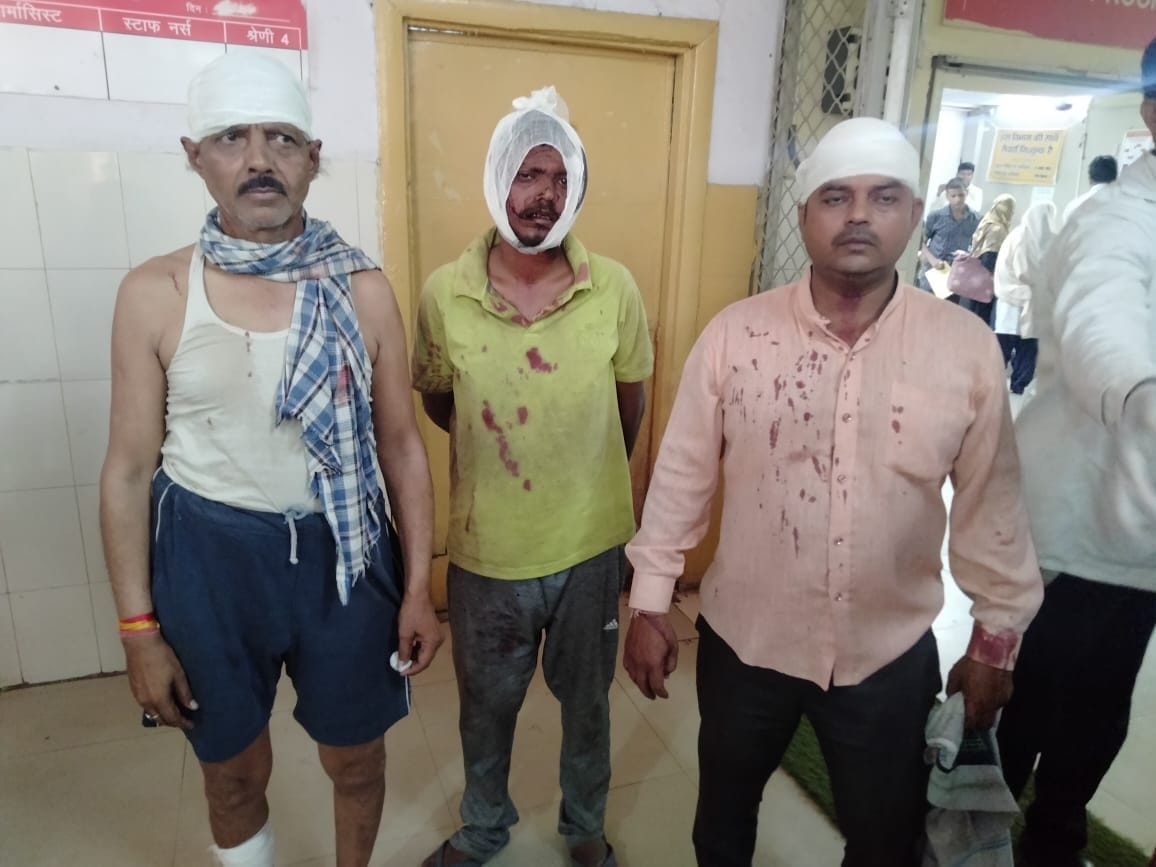 Kanpur Violence: BJP flag was torn outside the compound, the crowd had brought stones on the handcart, looted shops and beat people up