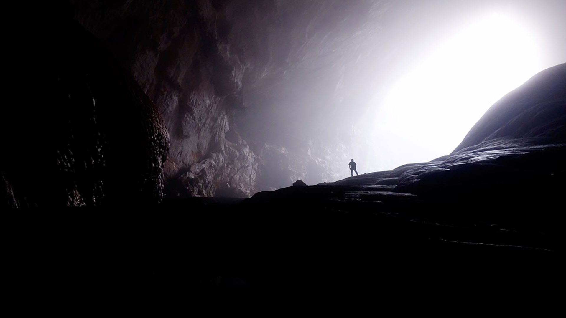 Archaeologist Found 34 Mysterious Caves Under 3000 Year Old Temple Know More News in Hindi