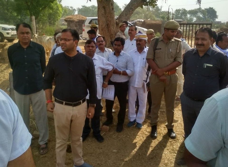 Hathras: Instructions for FIR against the Executive Engineer and the contractor for the use of substandard materials in construction