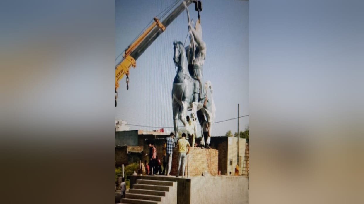 Controversy for statue of Prithviraj Chauhan: People of Gujjar society protesting on social media in Shamli