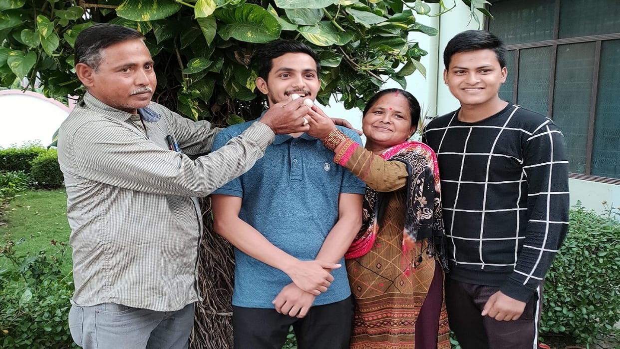Himanshu Pandey of Haldwani got all India first rank in CDS exam