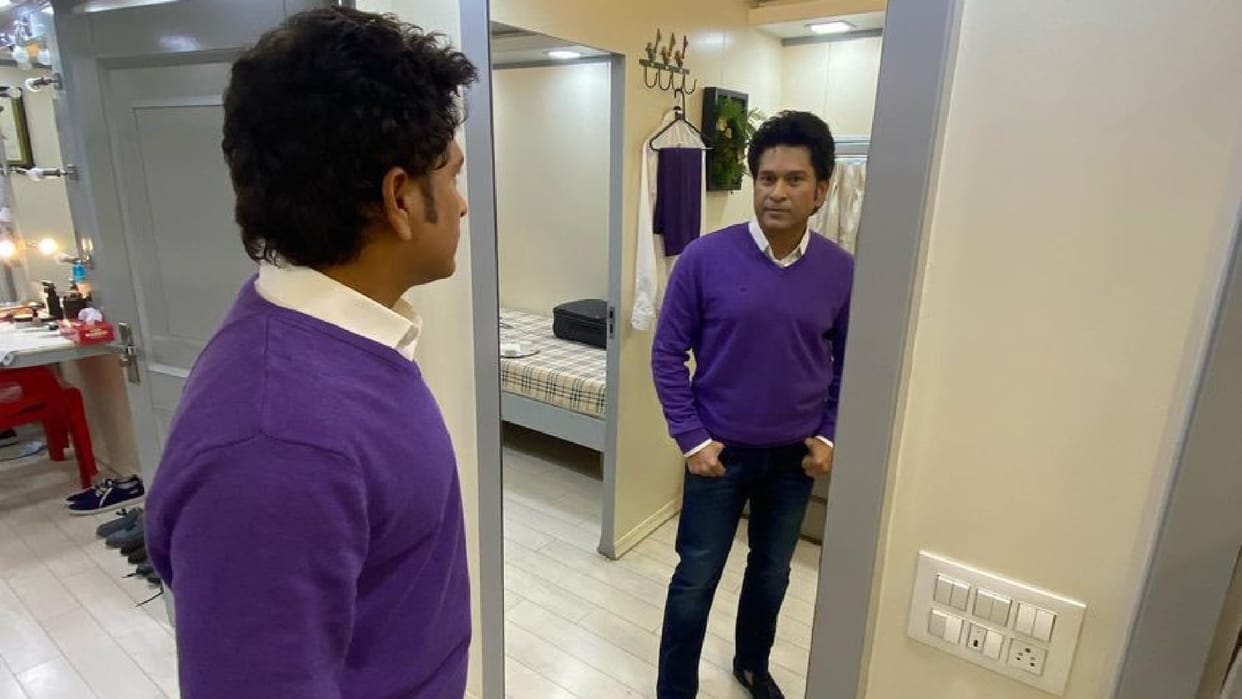 Sachin Tendulkar Shares photo asks fans to answer simple question