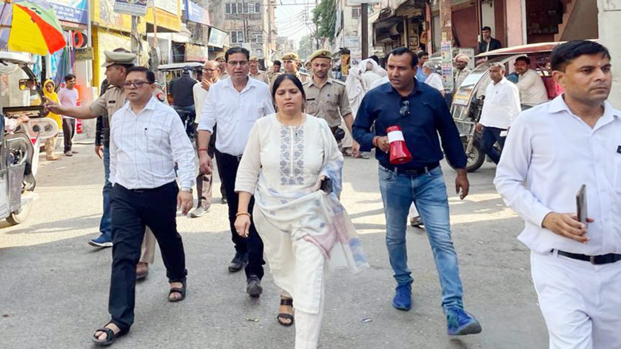 UP News: Nagar Nigam team have attached property of ten crore in Saharanpur