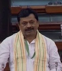 saansad ne teen varshon mein karae gae kaary ginae
