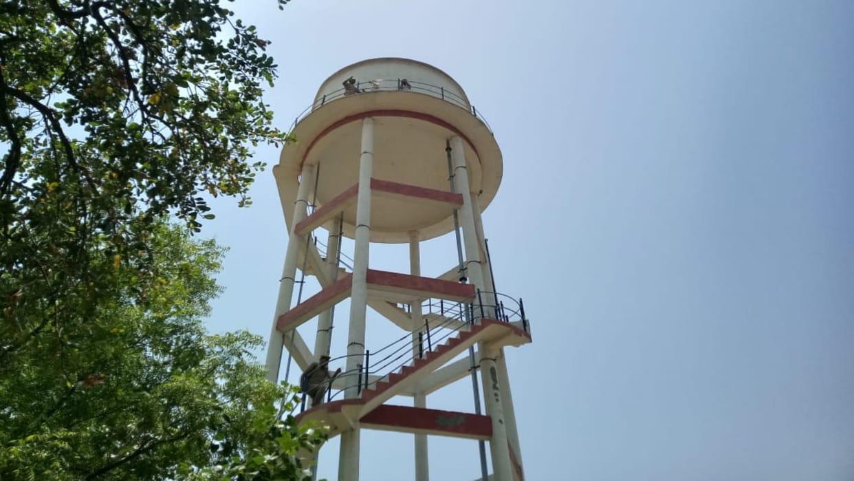 youth climbed water tank with diesel after problem was not resolved In Puranpur of Pilibhit
