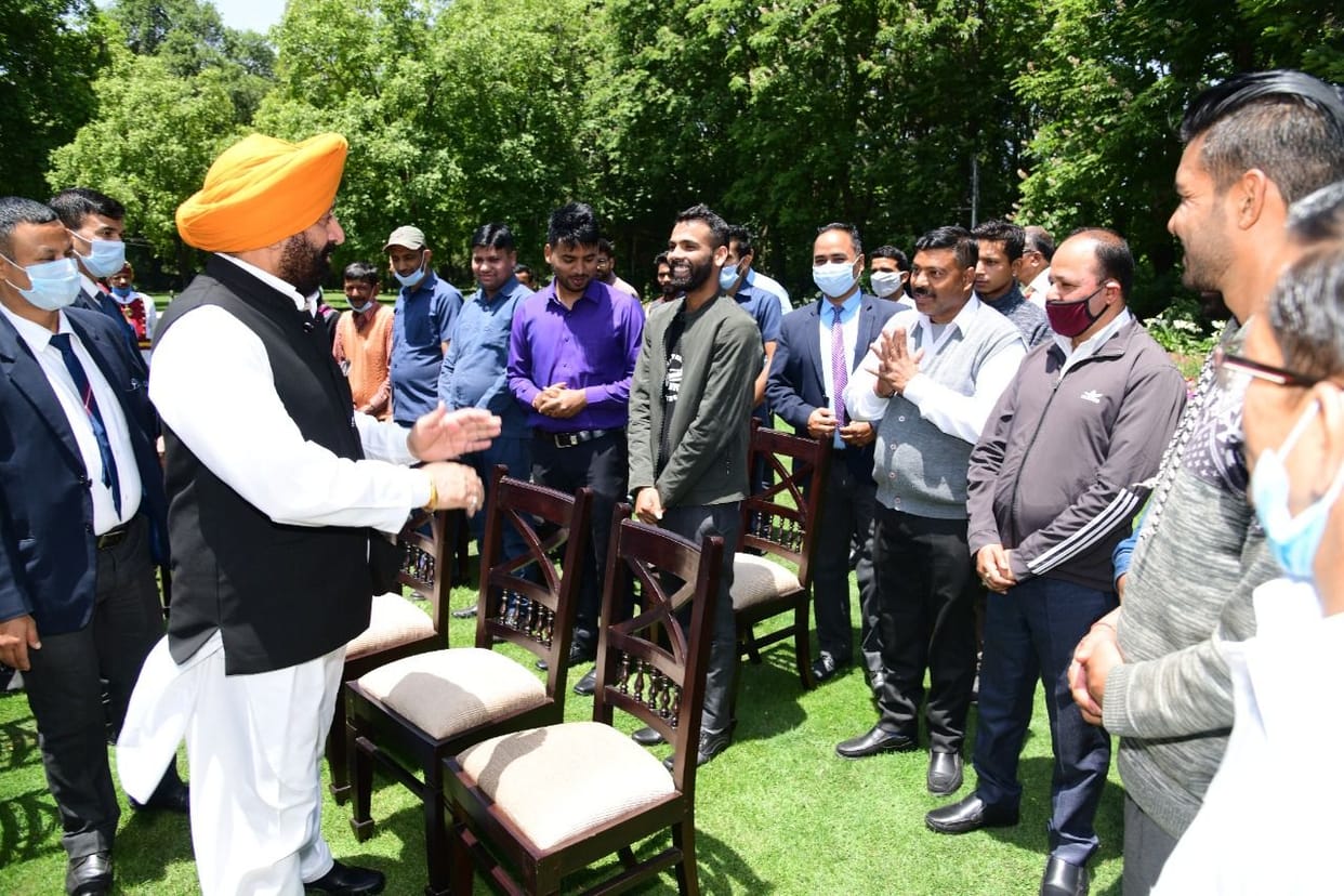 Shri Arjun Dev ji was the protector of religion and true servant of humanity: Governor