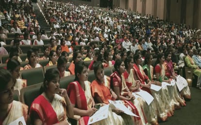 Kerala Governor Arif Mohammad Khan in varanasi said It is our mistake to consider women as weak she is example of power