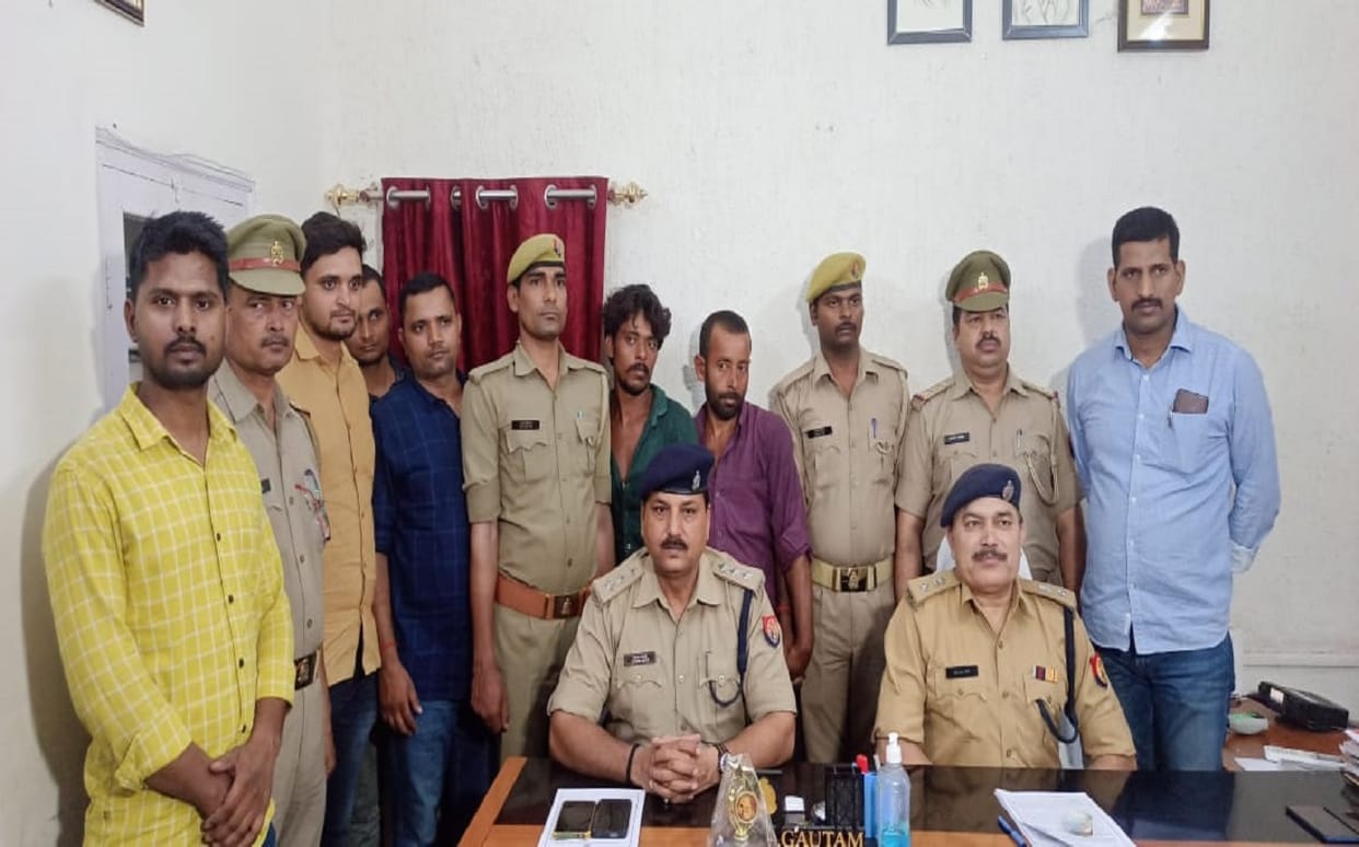 Retired railway officer murder case busted in varanasi  Maid husband and son committed crime for robbery
