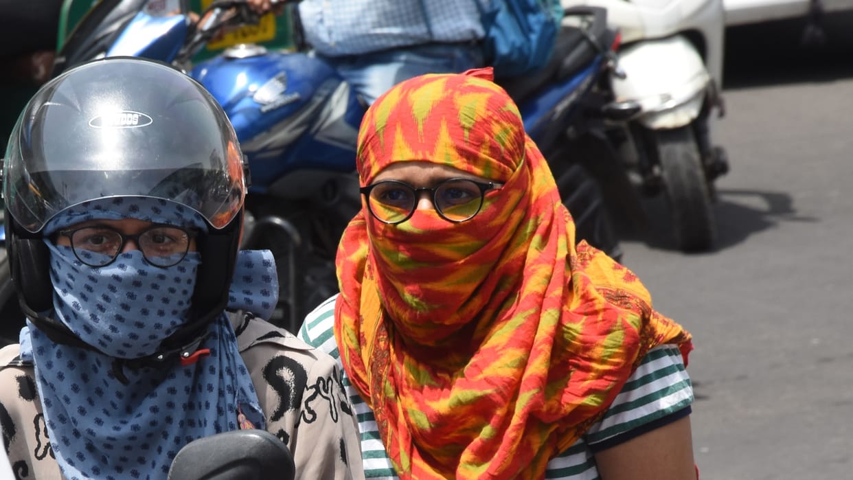 Weather Update, temperature Update, Today may be some relief from heat, possibility of light rain