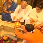 राष्ट्रपति रामनाथ कोविंद ने बाबा का किया अभिषेक।